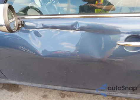 2011 Mini Cooper S z USA, uszkodzony, nr VIN WMWZP3C57BT249017